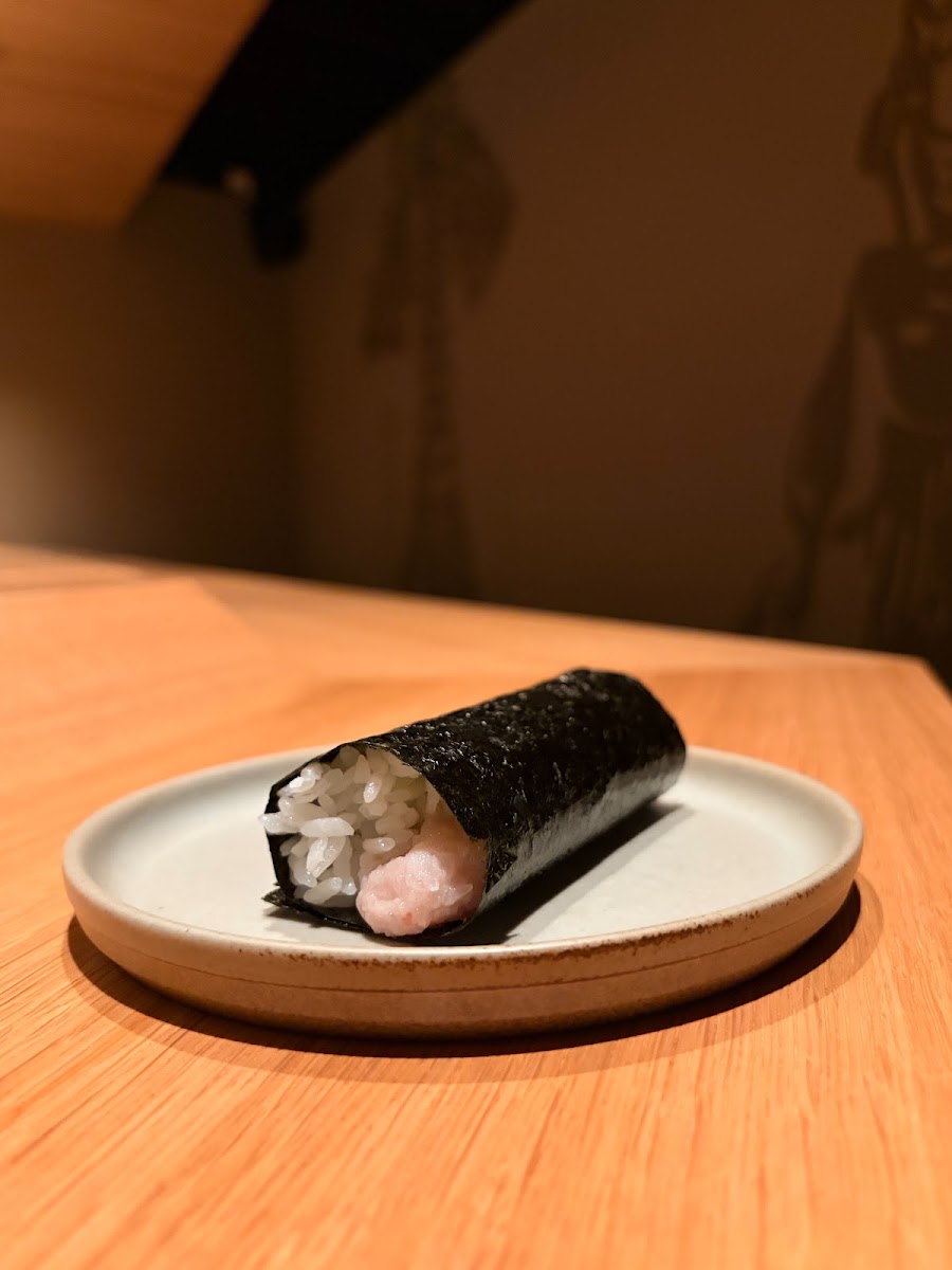 Featured image for “Momomaru Hand Roll Sushi”