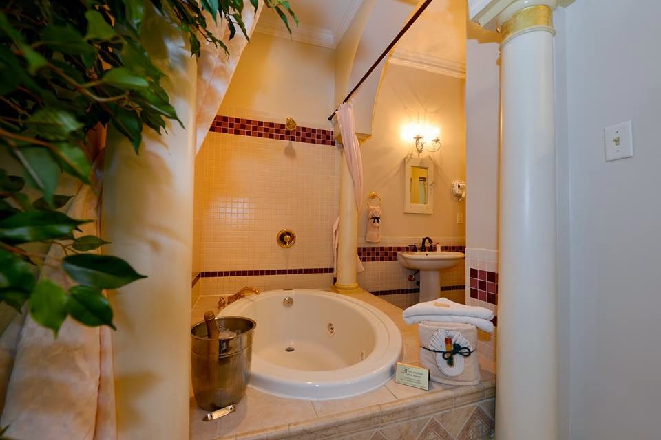 Anniversary Inn South Temple in Salt Lake City - bed & breakfast (5)