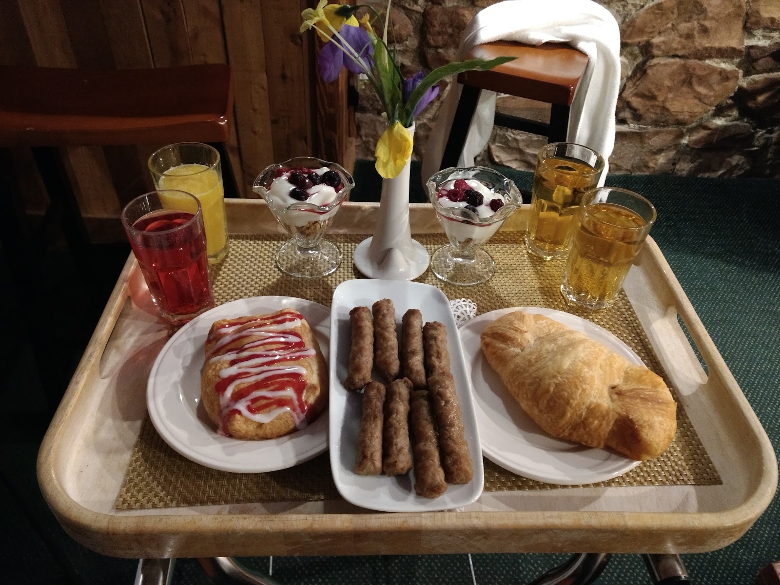 Anniversary Inn South Temple in Salt Lake City - food and drink