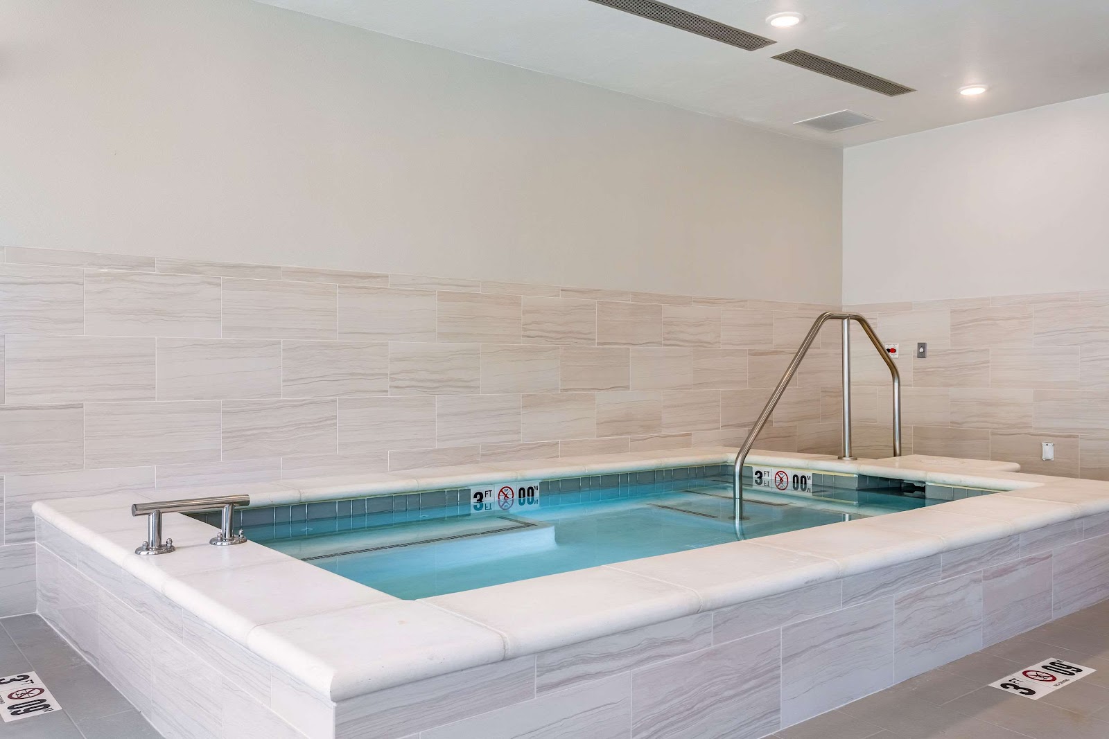 Comfort Inn & Suites Salt Lake City Airport in Salt Lake City - hotel (2)